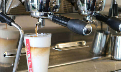 Siebträgermaschine mit Latte Macchiato