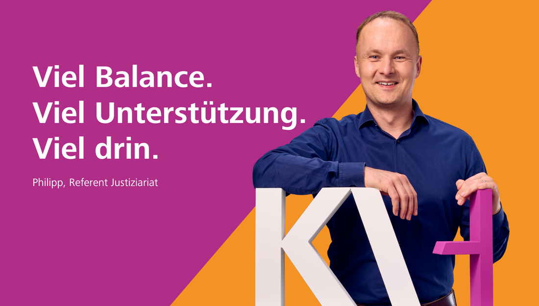 Mitarbeitender mit Buchstaben "KVH"