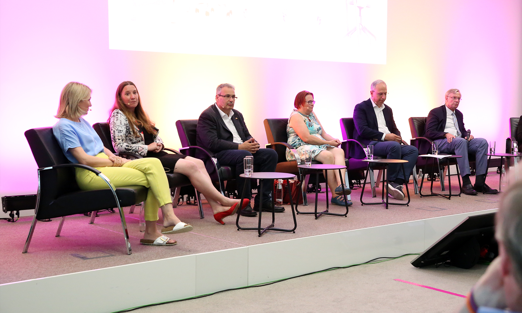 Die KVH ermöglichte ihren Mitgliedern am 6. September 2023 im Rahmen einer Podiumsdiskussion, sich im Vorfeld der Wahl über die gesundheitspolitischen Pläne der Parteien zu informieren und mit hessischen Gesundheitspolitikerinnen und -politikern zu diskutieren.